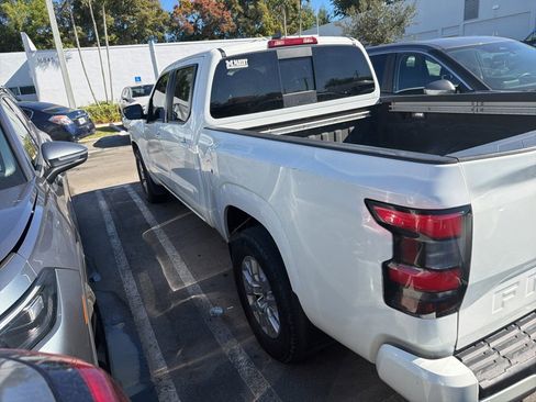 Certified 2023 Nissan Frontier SV w/ Technology Package image 9