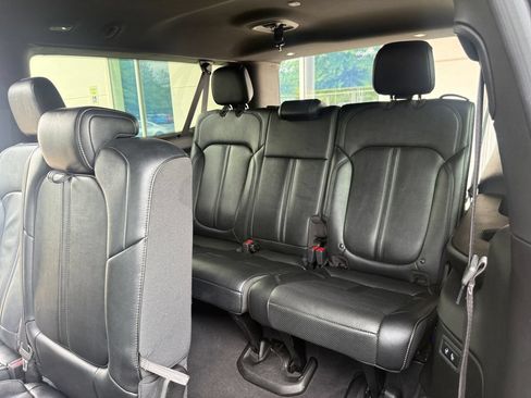 Used 2024 Jeep Wagoneer L Series III w/ Flexible Seating Group AWD/4WD image 26
