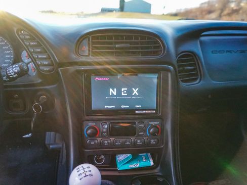 Used 2001 Chevrolet Corvette Z06 w/ Memory Pkg image 12