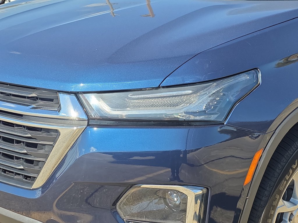 Used 2023 Chevrolet Traverse LS w/ Safety Package FWD image 12