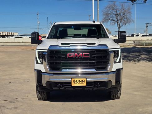 Used 2024 GMC Sierra 2500 Pro w/ Convenience Package image 8