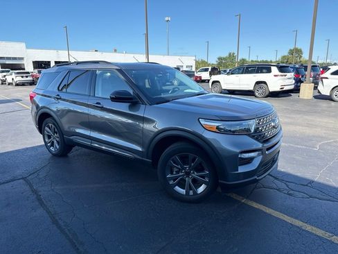 Used 2023 Ford Explorer XLT w/ Equipment Group 202A AWD/4WD image 14