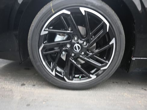 New 2026 Nissan Sentra SR w/ SR Premium Package image 9