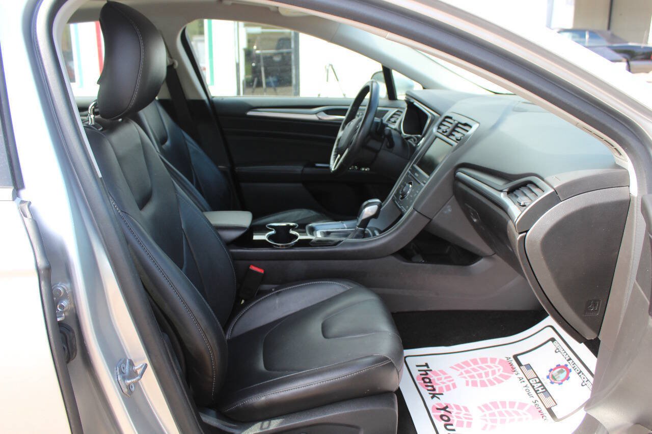Used 2014 Ford Fusion Titanium FWD image 9