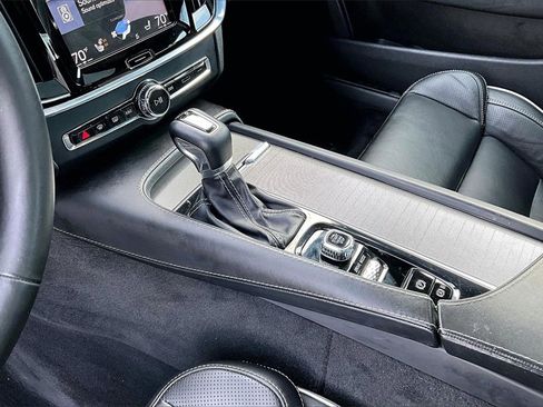 Used 2020 Volvo S90 T6 R-Design w/ Protection Package Premier image 18