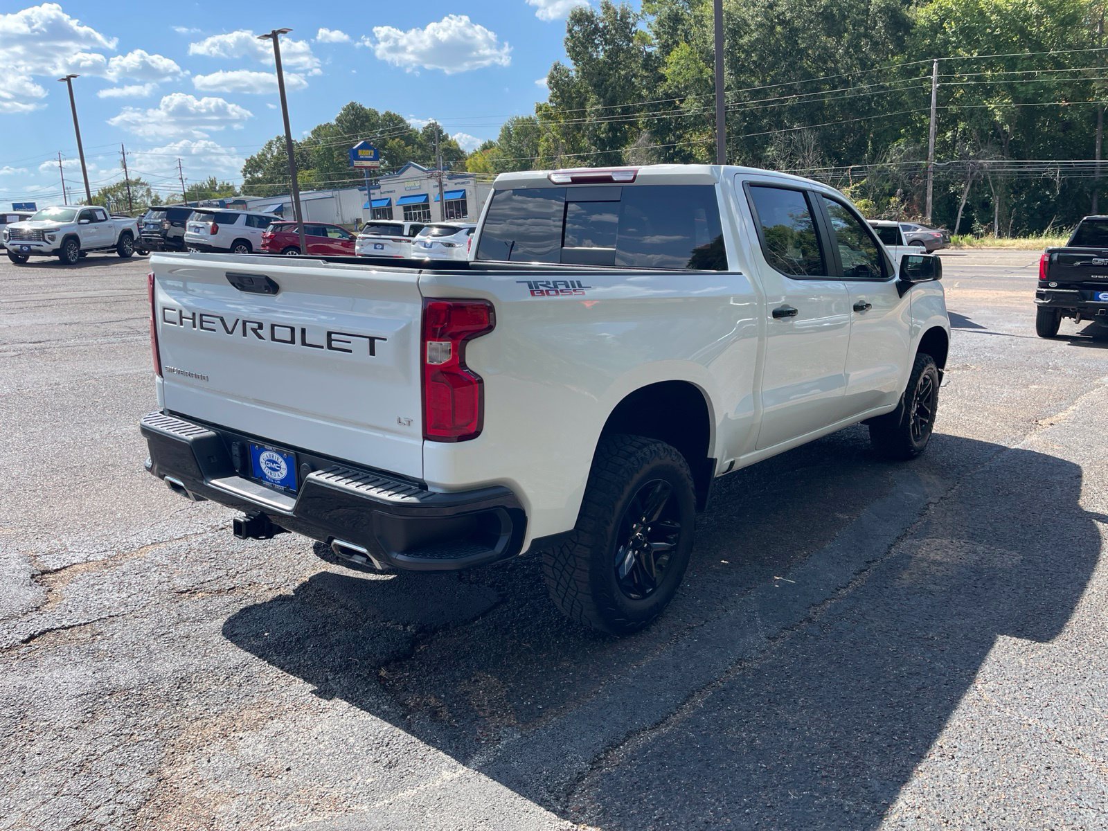 Used 2024 Chevrolet Silverado 1500 LT Trail Boss w/ Convenience Package II AWD/4WD image 6