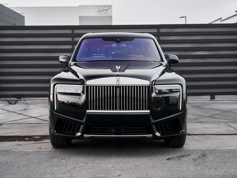 Used 2026 Rolls-Royce Cullinan Base image 16