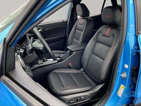 Used 2025 Chevrolet Trax RS w/ Driver Confidence Package FWD image 25