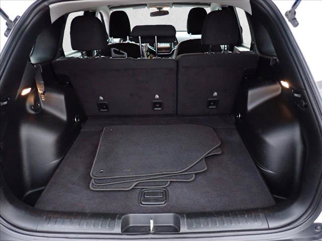 Used 2019 Jeep Cherokee Latitude w/ Popular Appearance Group AWD/4WD image 8