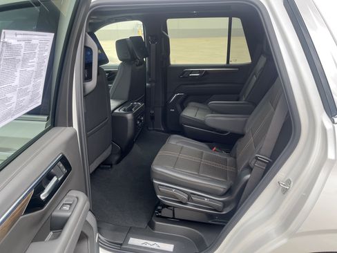 Used 2025 Chevrolet Tahoe High Country image 13