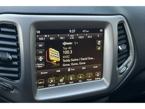 Used 2021 Jeep Compass Latitude image 20