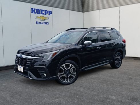 Used 2023 Subaru Ascent Touring AWD/4WD image 1