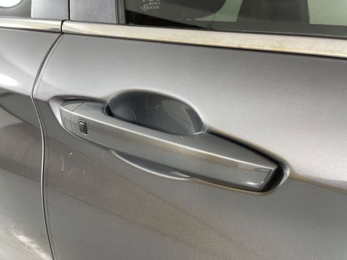 Used 2024 Mitsubishi Outlander SE image 12