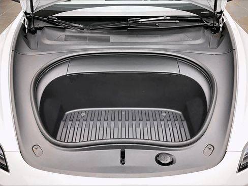 Used 2024 Tesla Model 3 Standard Range image 28