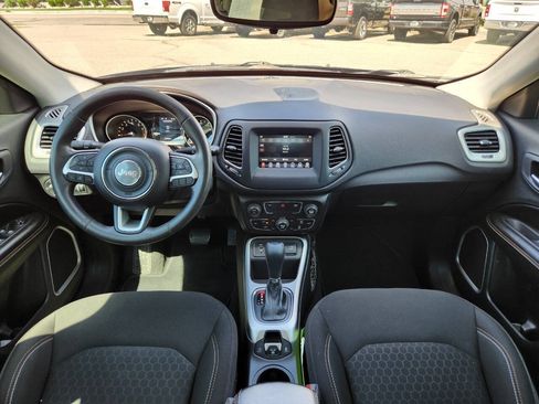 Used 2021 Jeep Compass Sport FWD image 4