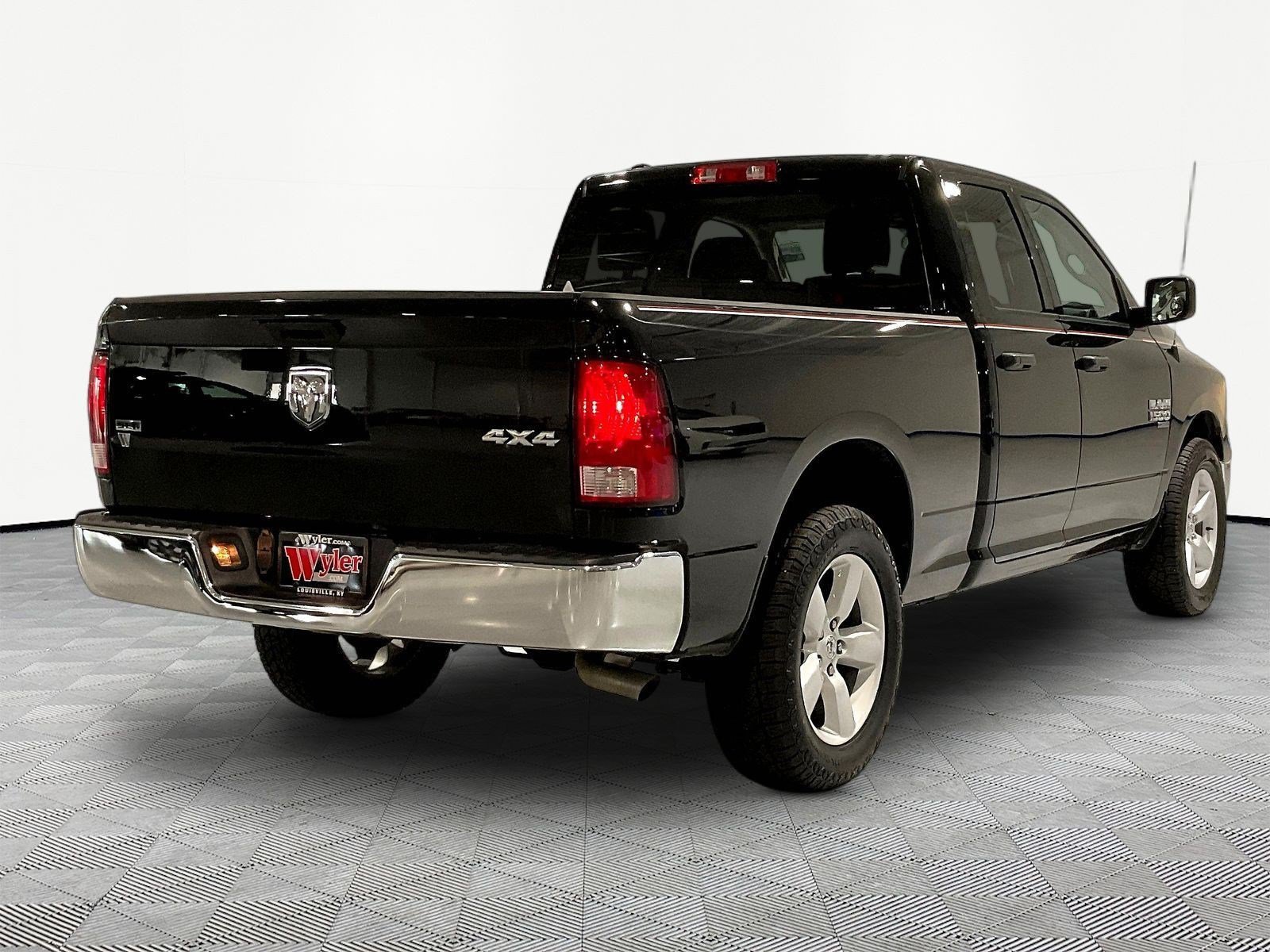 Used 2024 RAM 1500 Classic SLT AWD/4WD image 6