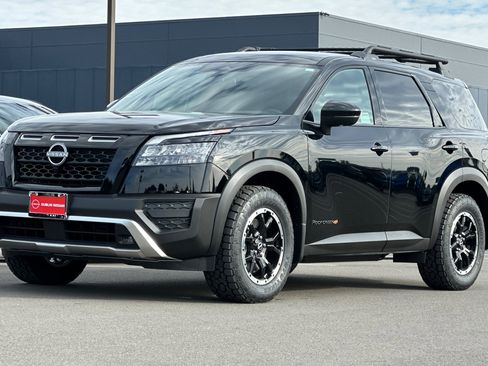 New 2025 Nissan Pathfinder Rock Creek image 8