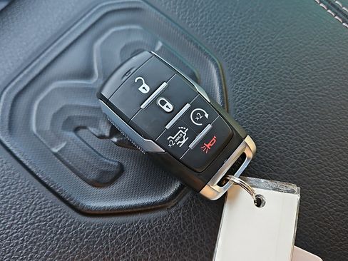 Used 2025 RAM 1500 Laramie w/ Night Edition image 20