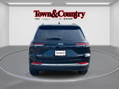 Certified 2024 Jeep Grand Cherokee Laredo X w/ Luxury Tech Group I AWD/4WD image 6