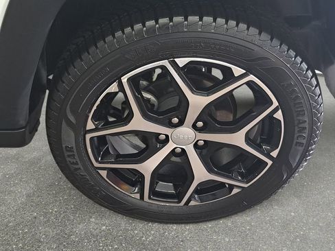 Certified 2024 Jeep Compass Limited AWD/4WD image 33