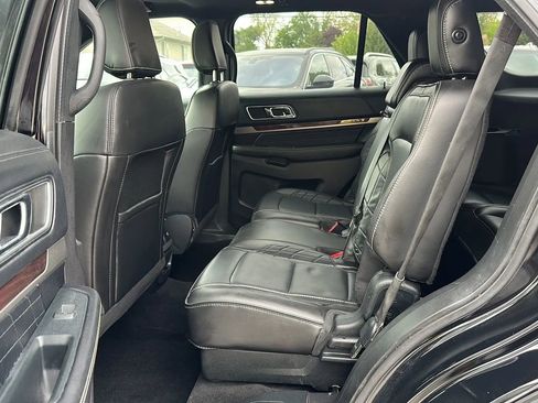Used 2018 Ford Explorer Platinum AWD/4WD image 12
