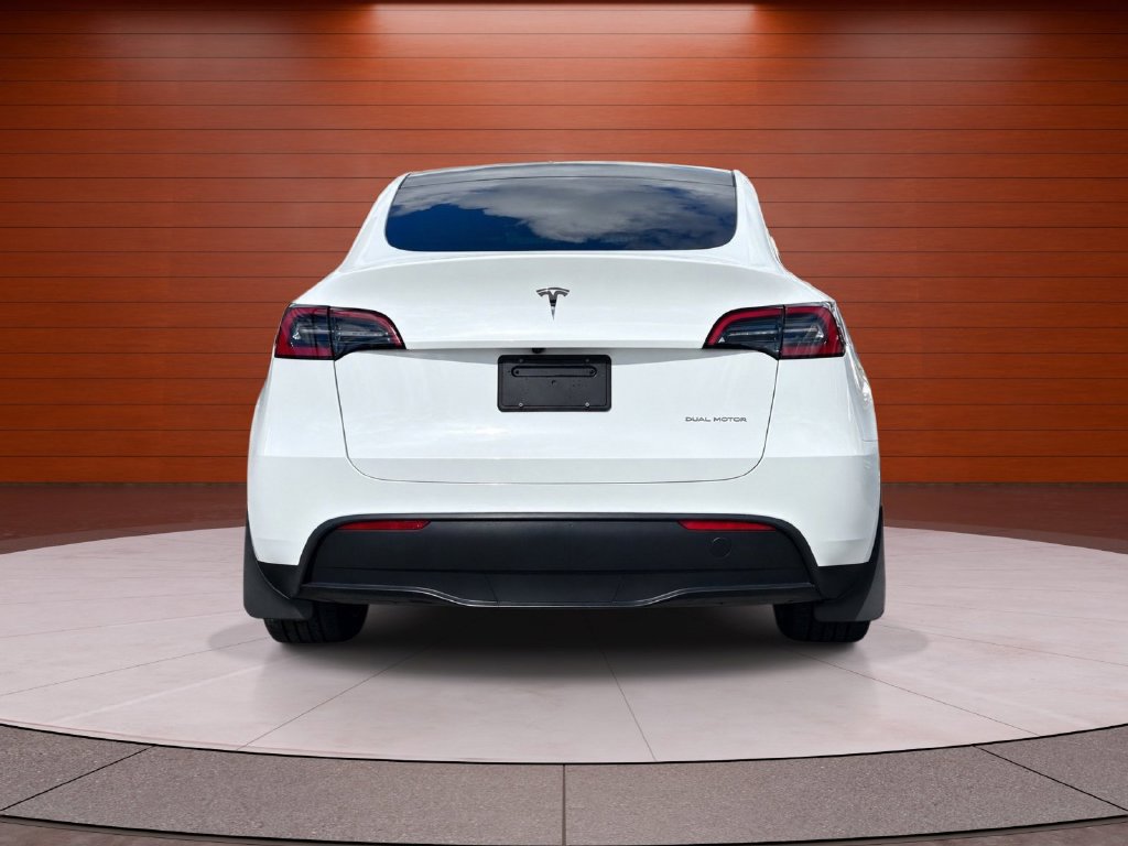 Used 2023 Tesla Model Y Long Range AWD/4WD image 3