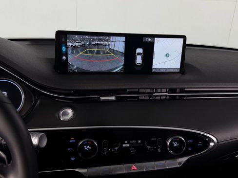 Used 2025 Genesis GV70 2.5T image 13