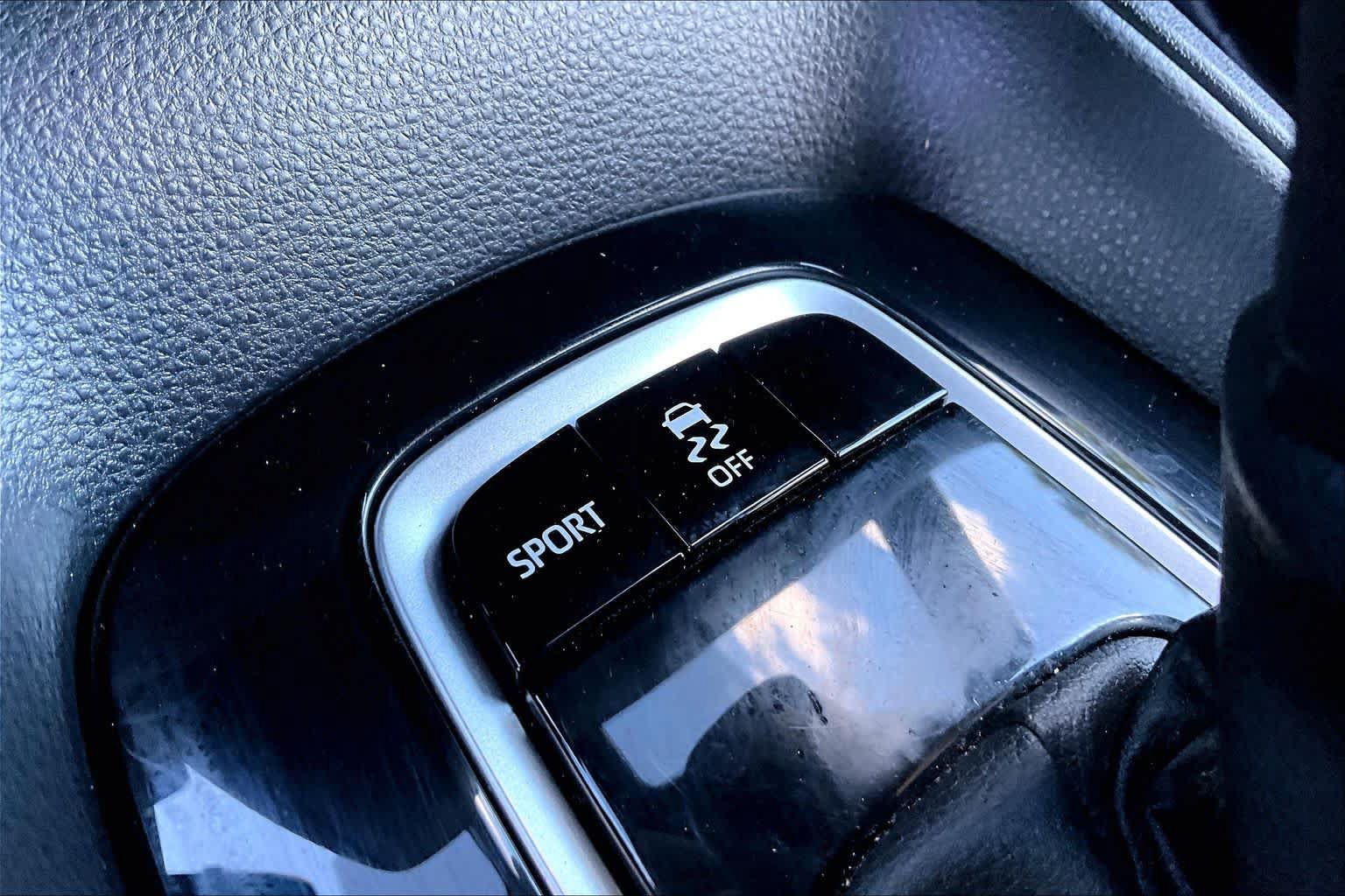 Used 2022 Toyota Corolla SE FWD image 31