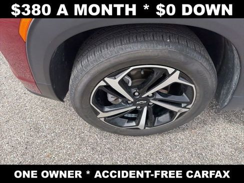Used 2023 Chevrolet TrailBlazer RS w/ Sun and Liftgate Package FWD image 9