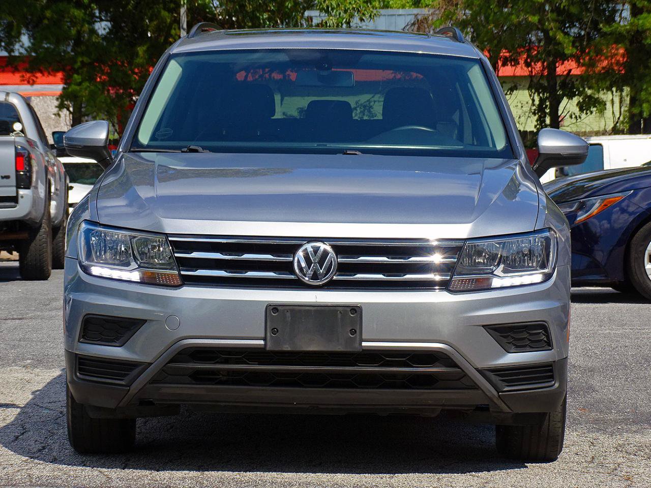 Used 2020 Volkswagen Tiguan SE w/ Panoramic Sunroof Package FWD image 7