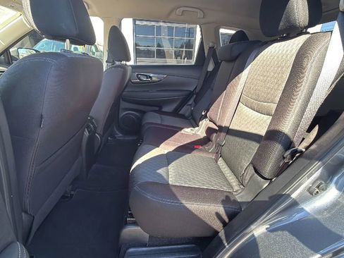 Used 2020 Nissan Rogue SV image 35