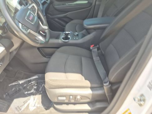 Certified 2024 GMC Terrain SLE w/ Driver Convenience Package FWD image 8