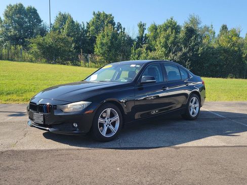 Used 2013 BMW 320i xDrive Sedan AWD/4WD image 4