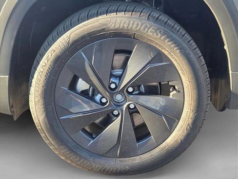 New 2026 Volkswagen Taos S image 10