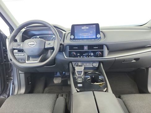 Used 2025 Nissan Rogue SV FWD image 26