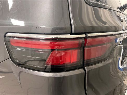 Used 2024 Jeep Wagoneer L Series III w/ Flexible Seating Group image 34