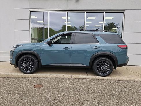 New 2026 Nissan Pathfinder SL w/ SL Premium Package AWD/4WD image 3