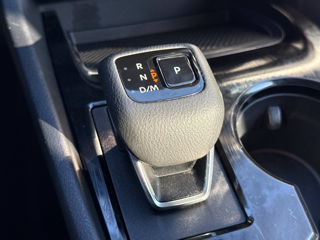 Used 2025 Nissan Rogue SV AWD/4WD image 27