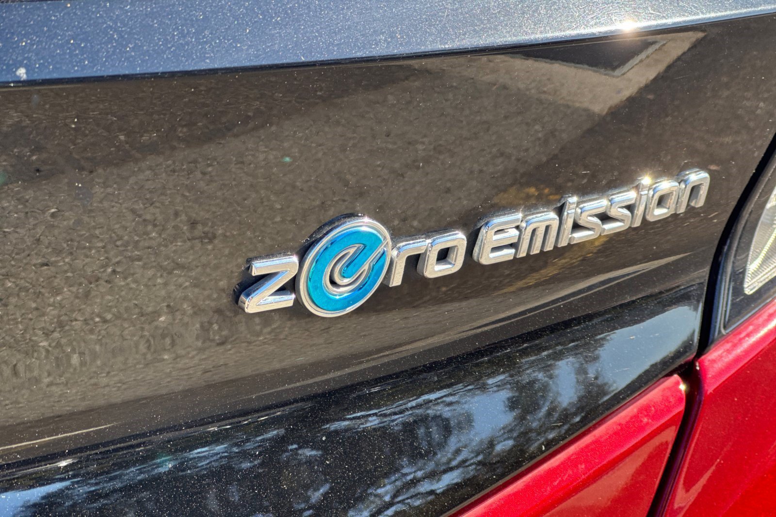 Used 2018 Nissan Leaf SV w/ SV Technology Package FWD image 30