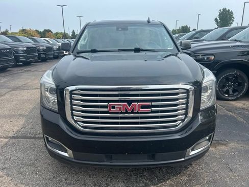 Used 2017 GMC Yukon XL SLT w/ Premium Edition AWD/4WD image 6