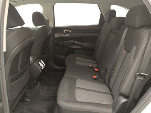 Used 2022 Kia Sorento LX FWD image 18