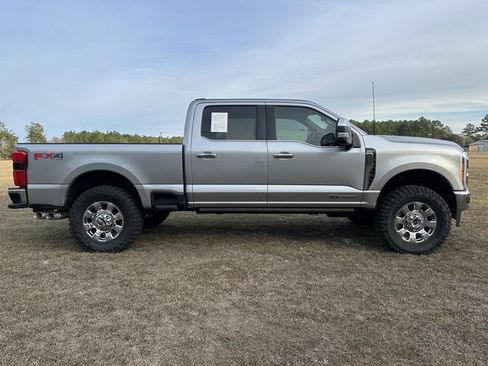 Used 2023 Ford F250 Lariat w/ Lariat Ultimate Package image 4