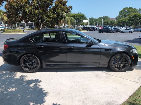Used 2016 BMW M5 RWD image 11