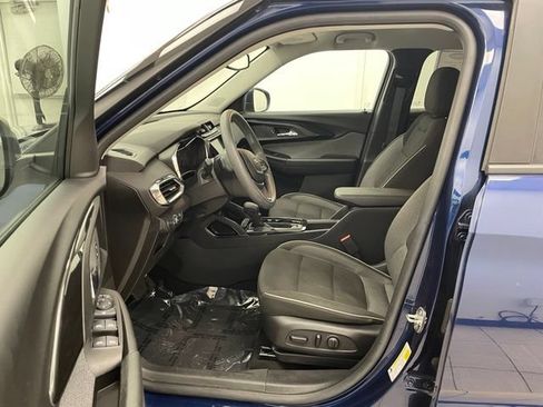 Certified 2022 Chevrolet TrailBlazer LT w/ Convenience Package AWD/4WD image 8