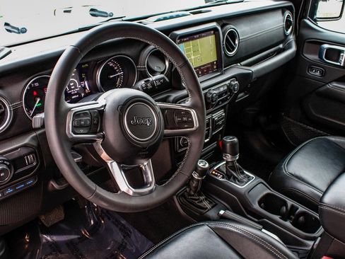 Used 2023 Jeep Wrangler Unlimited Sahara image 14