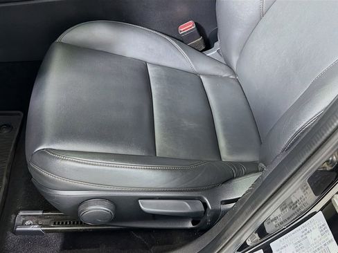 Used 2023 MAZDA MAZDA3 s image 21