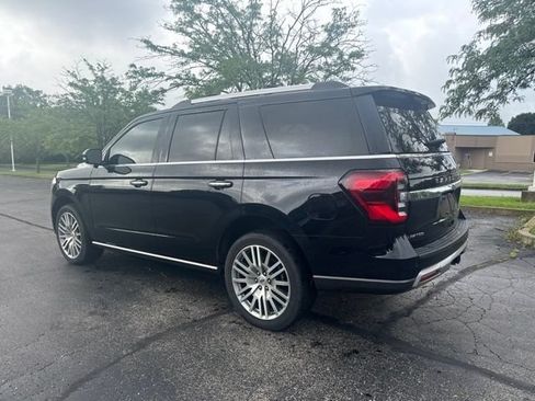 Used 2023 Ford Expedition Limited AWD/4WD image 3