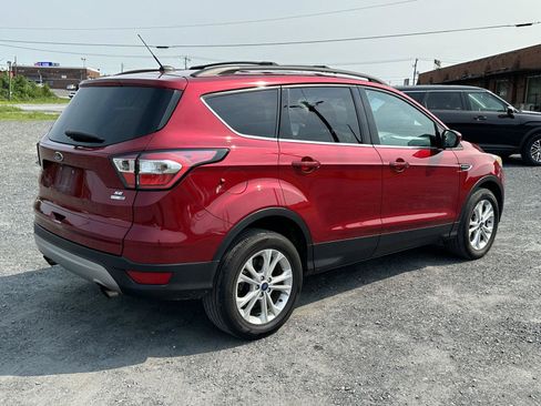 Used 2017 Ford Escape SE w/ Equipment Group 201A AWD/4WD image 8