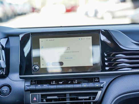 New 2026 Toyota Camry Hybrid FWD image 18