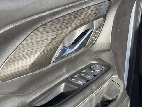 Used 2024 GMC Terrain SLE image 23